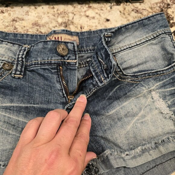 Set Lot Of 2 YMI + ZD Juniors jean shorts, bundle size 9, cotton Distressed Y2K - Picture 2 of 16